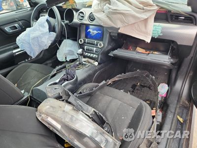 Zdjęcie 8 z 13 samochodu: 2019 FORD MUSTANG VIN:1FA6P8TH9K5199373 - miniatura