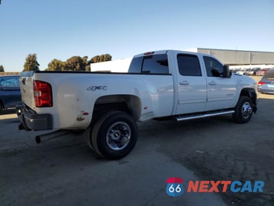 Trzecie zdjęcie samochodu z tyłu: 2011 CHEVROLET SILVERADO K3500 LTZ VIN:1GC4K1C85BF141438 - miniatura