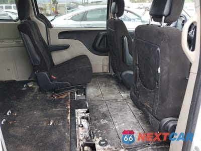 Zdjęcie 11 z 13 samochodu: 2012 DODGE GRAND CARAVAN SE VIN:2C4RDGBG0CR351712 - miniatura