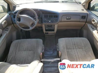 Zdjęcie 8 z 15 samochodu: 1998 TOYOTA SIENNA LE VIN:4T3ZF13C7WU010112 - miniatura