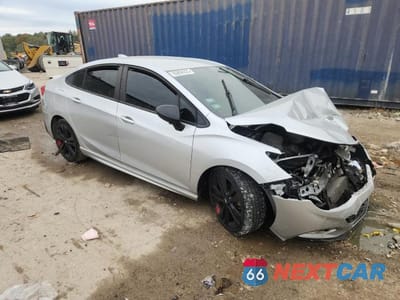Czwarte zdjęcie samochodu z boku: 2018 CHEVROLET CRUZE LT VIN:1G1BE5SM6J7112357 - miniatura