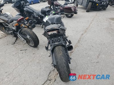 Czwarte zdjęcie samochodu z boku: 2015 KAWASAKI ZX636 E VIN:JKBZXJE1XFA015737 - miniatura