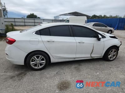 Trzecie zdjęcie samochodu z tyłu: 2017 CHEVROLET CRUZE LT VIN:1G1BE5SM4H7186824 - miniatura