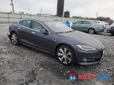 Czwarte zdjęcie samochodu z boku: 2021 TESLA MODEL S VIN:5YJSA1E24MF424827 - miniatura