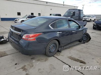 Trzecie zdjęcie samochodu z tyłu: 2014 NISSAN ALTIMA 2.5 VIN:1N4AL3AP0EN384211 - miniatura