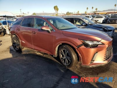 Czwarte zdjęcie samochodu z boku: 2023 LEXUS RX 350 BASE VIN:2T2BAMCA8PC032899 - miniatura