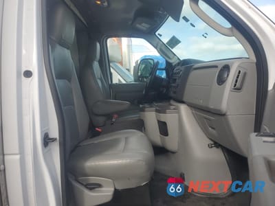 Zdjęcie 11 z 13 samochodu: 2021 FORD ECONOLINE E450 SUPER DUTY CUTAWAY VAN VIN:1FDXE4FNXMDC03868 - miniatura