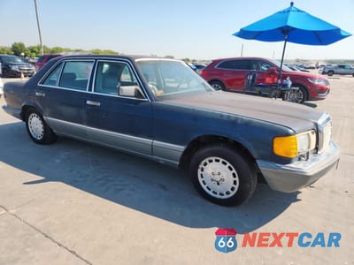 Czwarte zdjęcie samochodu z boku: 1988 MERCEDES-BENZ 560 SEL VIN:WDBCA39D3JA400095 - miniatura