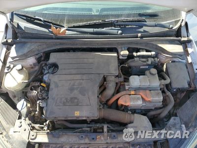 Zdjęcie 11 z 12 samochodu: 2018 HYUNDAI IONIQ BLUE VIN:KMHC65LC8JU060869 - miniatura