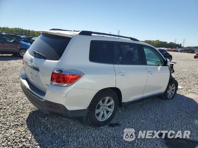 Trzecie zdjęcie samochodu z tyłu: 2013 TOYOTA HIGHLANDER BASE VIN:5TDBK3EH9DS191911 - miniatura