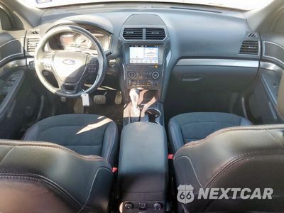 Zdjęcie 8 z 16 samochodu: 2019 FORD EXPLORER XLT VIN:1FM5K7D85KGB06877 - miniatura