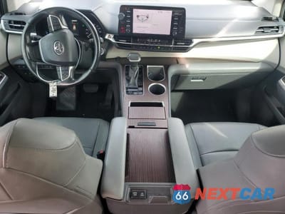 Zdjęcie 8 z 13 samochodu: 2021 TOYOTA SIENNA XLE VIN:5TDYRKEC6MS045471 - miniatura