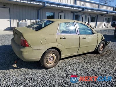 Trzecie zdjęcie samochodu z tyłu: 2005 FORD FOCUS ZX4 VIN:1FAFP34N05W261524 - miniatura
