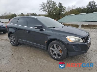 Czwarte zdjęcie samochodu z boku: 2013 VOLVO XC60 T6 VIN:YV4902DZ5D2426172 - miniatura