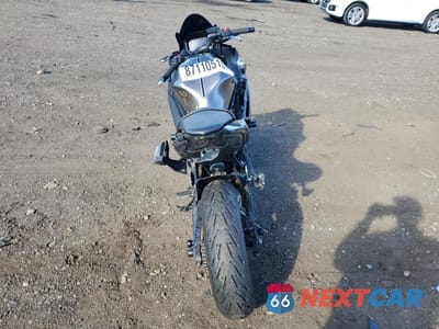 Czwarte zdjęcie samochodu z boku: 2021 KAWASAKI EX650 M VIN:ML5EXEM12MDA30159 - miniatura