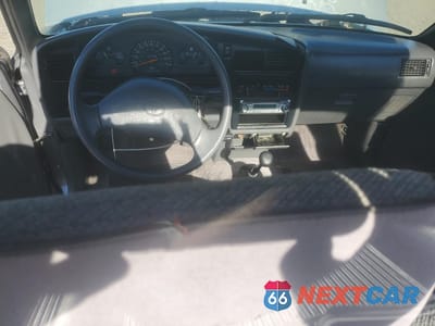 Zdjęcie 8 z 12 samochodu: 1993 TOYOTA PICKUP 1/2 TON SHORT WHEELBASE STB VIN:4TARN81A6PZ090139 - miniatura