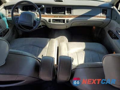 Zdjęcie 8 z 12 samochodu: 1997 LINCOLN TOWN CAR EXECUTIVE VIN:1LNLM81W2VY715658 - miniatura