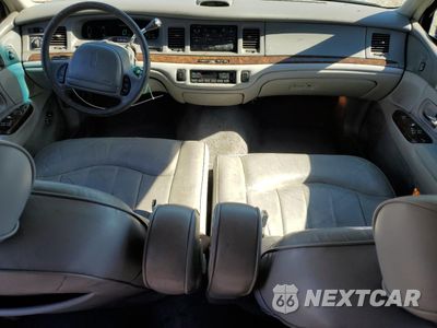 Zdjęcie 8 z 12 samochodu: 1997 LINCOLN TOWN CAR EXECUTIVE VIN:1LNLM81W2VY715658 - miniatura