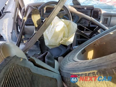 Zdjęcie 8 z 12 samochodu: 2004 CHEVROLET TAHOE K1500 VIN:1GNEK13Z14R320890 - miniatura