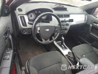 Zdjęcie 8 z 12 samochodu: 2001 FORD FOCUS VIN:1FAHP3GNXAW226049 - miniatura