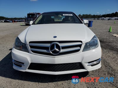 Piąte zdjęcie samochodu w środku: 2013 MERCEDES-BENZ C 250 VIN:WDDGJ4HB1DG077729 - miniatura