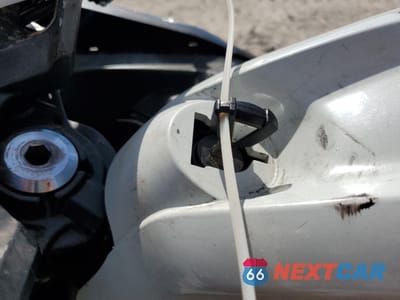 Zdjęcie 8 z 10 samochodu: 2022 KAWASAKI EX650 N VIN:ML5EXEN10NDA72443 - miniatura