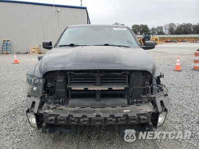 Piąte zdjęcie samochodu w środku: 2018 RAM 1500 ST VIN:1C6RR6FT4JS216688 - miniatura