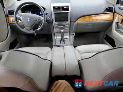Zdjęcie 8 z 14 samochodu: 2013 LINCOLN MKX VIN:2LMDJ6JK6DBL11406 - miniatura