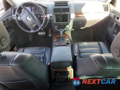Zdjęcie 8 z 12 samochodu: 2006 VOLKSWAGEN TOUAREG 4.2 VIN:WVGZM77L16D054733 - miniatura