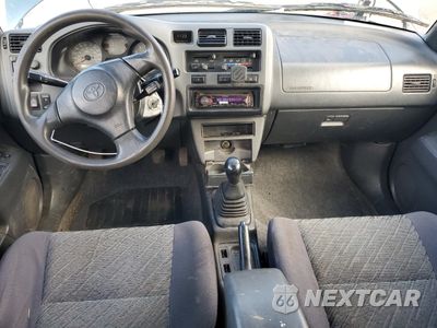 Zdjęcie 8 z 15 samochodu: 2000 TOYOTA RAV4 VIN:JT3HP10V3Y7155343 - miniatura