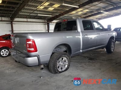 Trzecie zdjęcie samochodu z tyłu: 2024 RAM 2500 LARAMIE VIN:3C6UR5FL3RG383681 - miniatura