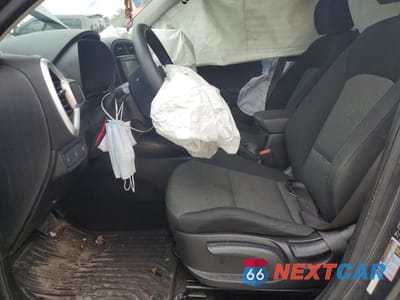 Zdjęcie 7 z 12 samochodu: 2020 KIA SOUL LX VIN:KNDJ23AUXL7107098 - miniatura