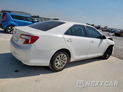 Trzecie zdjęcie samochodu z tyłu: 2014 TOYOTA CAMRY L VIN:4T4BF1FK9ER425465 - miniatura