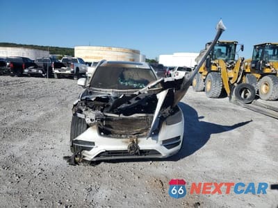 Piąte zdjęcie samochodu w środku: 2017 VOLVO XC90 T6 VIN:YV4A22PL1H1181493 - miniatura