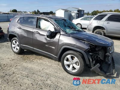 Czwarte zdjęcie samochodu z boku: 2020 JEEP COMPASS LATITUDE VIN:3C4NJCBB5LT166220 - miniatura