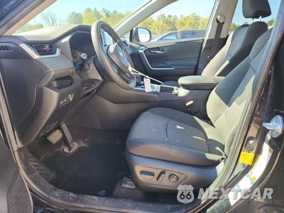 Zdjęcie 7 z 15 samochodu: 2021 TOYOTA RAV4 XLE VIN:JTMRWRFV8MD125209 - miniatura
