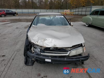 Piąte zdjęcie samochodu w środku: 1995 HONDA ACCORD LX VIN:1HGCD5535SA102488 - miniatura