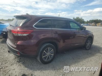 Trzecie zdjęcie samochodu z tyłu: 2017 TOYOTA HIGHLANDER SE VIN:5TDKZRFH6HS233664 - miniatura