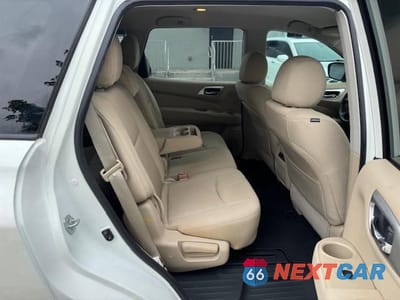 Zdjęcie 11 z 15 samochodu: 2017 NISSAN PATHFINDER S VIN:5N1DR2MM1HC627750 - miniatura