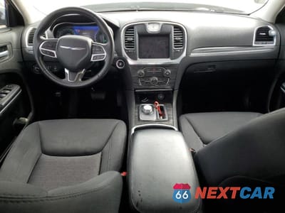 Zdjęcie 8 z 12 samochodu: 2021 CHRYSLER 300 TOURING VIN:2C3CCAAG8MH516232 - miniatura