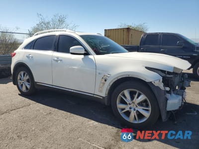 Czwarte zdjęcie samochodu z boku: 2016 INFINITI QX70 VIN:JN8CS1MWXGM750010 - miniatura