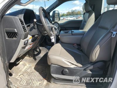 Zdjęcie 7 z 13 samochodu: 2019 FORD F550 BUCKET TRUCK VIN:1FDUF5GT9KED97075 - miniatura