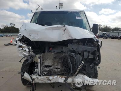 Piąte zdjęcie samochodu w środku: 2015 MERCEDES BENZ SPRINTER 2500 DELIVERY VAN VAN VIN:WD3PE7DC2FP156273 - miniatura