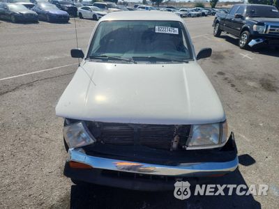 Piąte zdjęcie samochodu w środku: 1998 TOYOTA TACOMA XTRACAB VIN:4TAVL52N3WZ007916 - miniatura