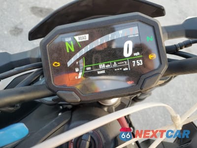 Zdjęcie 7 z 9 samochodu: 2023 KAWASAKI ZR900 F VIN:ML5ZRDF1XPDA62753 - miniatura