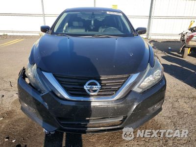 Piąte zdjęcie samochodu w środku: 2018 NISSAN ALTIMA 2.5 VIN:1N4AL3AP4JC116042 - miniatura