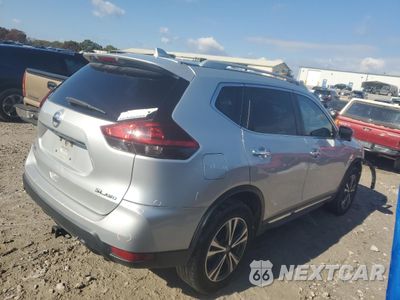 Trzecie zdjęcie samochodu z tyłu: 2018 NISSAN ROGUE S VIN:5N1AT2MV2JC801683 - miniatura