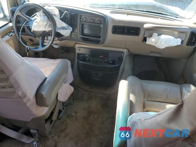 Zdjęcie 8 z 14 samochodu: 2002 GMC SAVANA RV G1500 VIN:1GDFG15R121194808 - miniatura