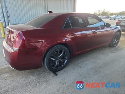 Trzecie zdjęcie samochodu z tyłu: 2021 CHRYSLER 300 TOURING VIN:2C3CCAAG3MH505302 - miniatura
