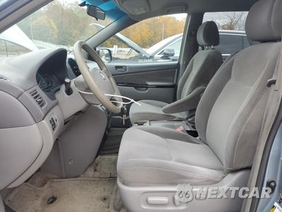 Zdjęcie 7 z 13 samochodu: 2005 TOYOTA SIENNA CE VIN:5TDZA23C75S270529 - miniatura
